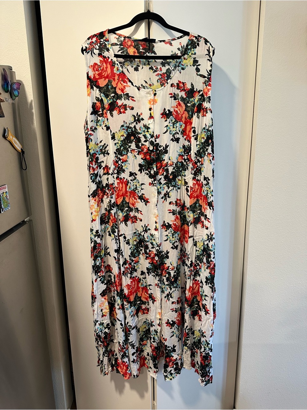 Women’s White Floral Button-Front Maxi Dress 22/24